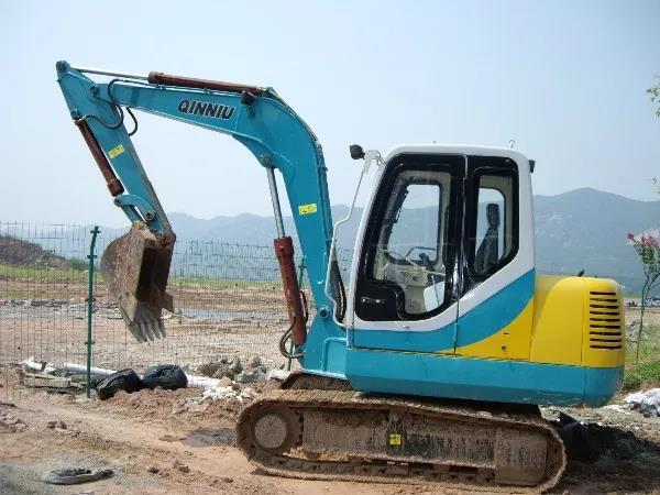 走進勤牛陳列室，砥礪民企強國志