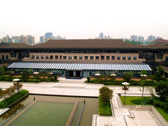 實(shí)業(yè)興邦，產(chǎn)業(yè)報(bào)國(guó)：2017，擼起袖子加油干