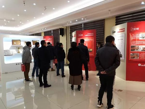 走進勤牛陳列室，砥礪民企強國志