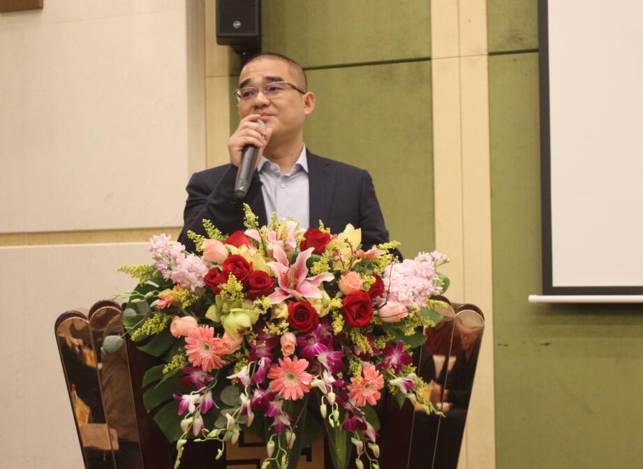 實(shí)業(yè)興邦，產(chǎn)業(yè)報(bào)國(guó)：2017，擼起袖子加油干